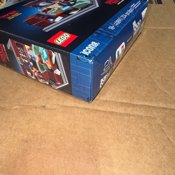 Lego Stranger Things The Creel House Set - Blue, Red, White - Picture 7 of 7